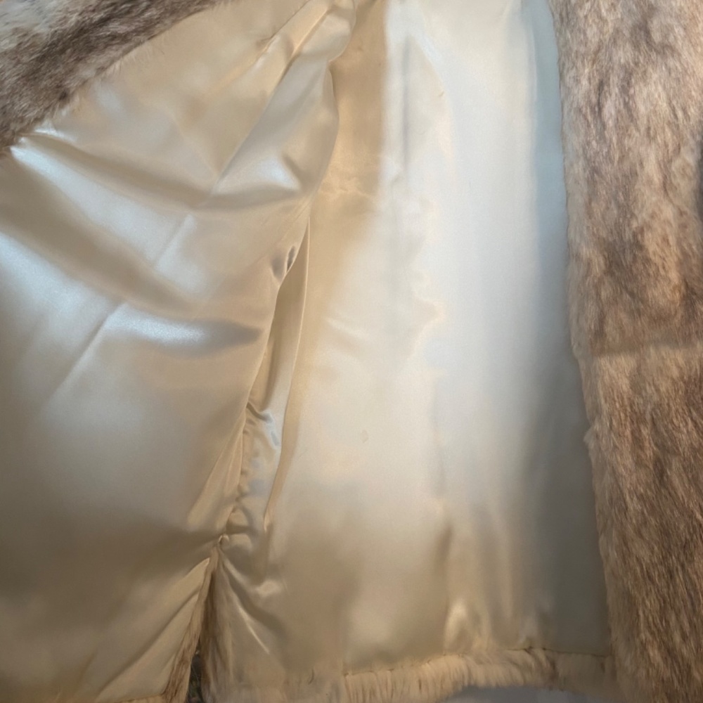 Rabbit Jacket - Picture 2 of 3